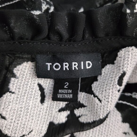 Torrid Clip Dot Embroidered Tank Top - Picture 7 of 12